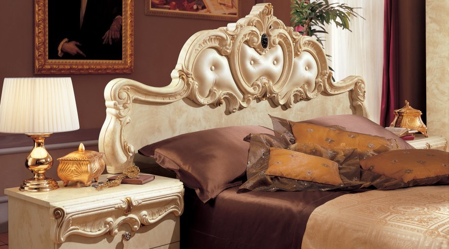 Barocco classic Italian bed by Camel group